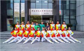 企业团体服装定制,提高企业形象的秘密武器