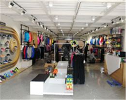 杏耀平台运动系列服装展示大厅