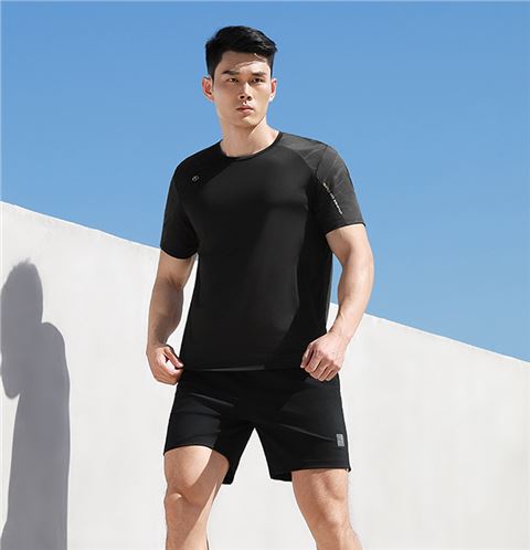 时尚圆领运动T恤