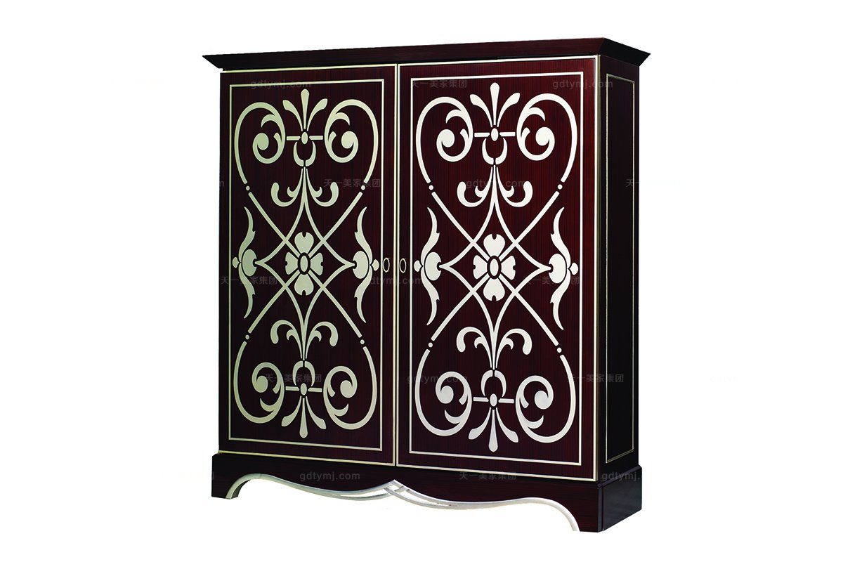 高端大气的星欧注册实木衣柜