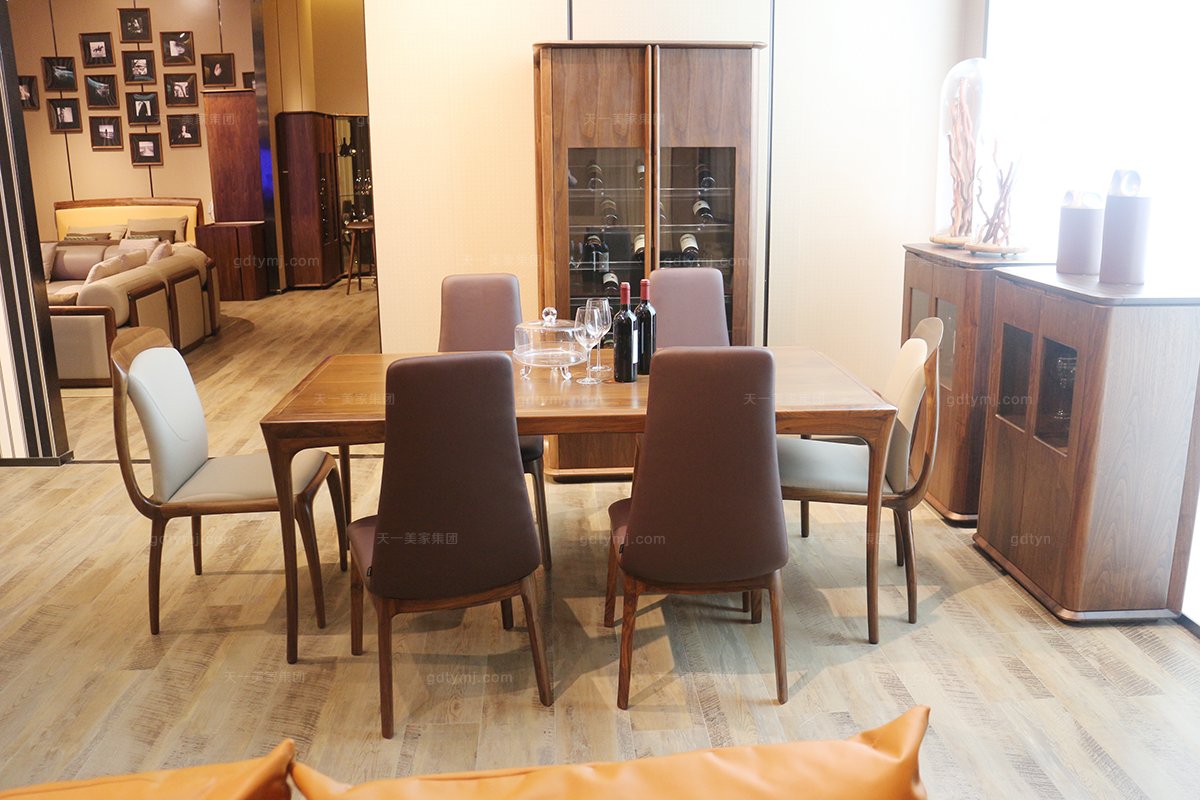 高端品牌现代真丝布艺餐椅