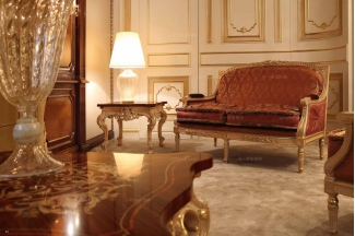 Minotti Luigi&Benigno欧式实木雕花花型布艺双位沙发