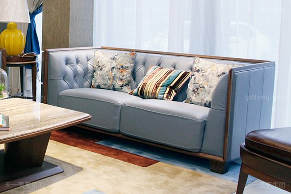 高端轻奢自然主义风格蓝冠注册客厅实木真皮沙发组合三人位沙发