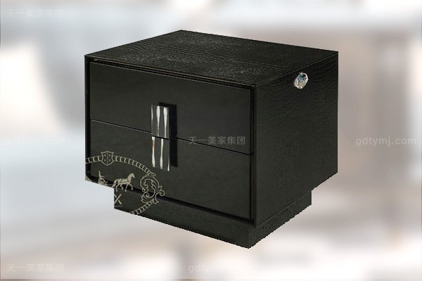 名贵奢华星欧注册后现代轻奢品牌星欧注册黑鳄纹牛角饰面米白色布拉水晶扣双人床床头柜