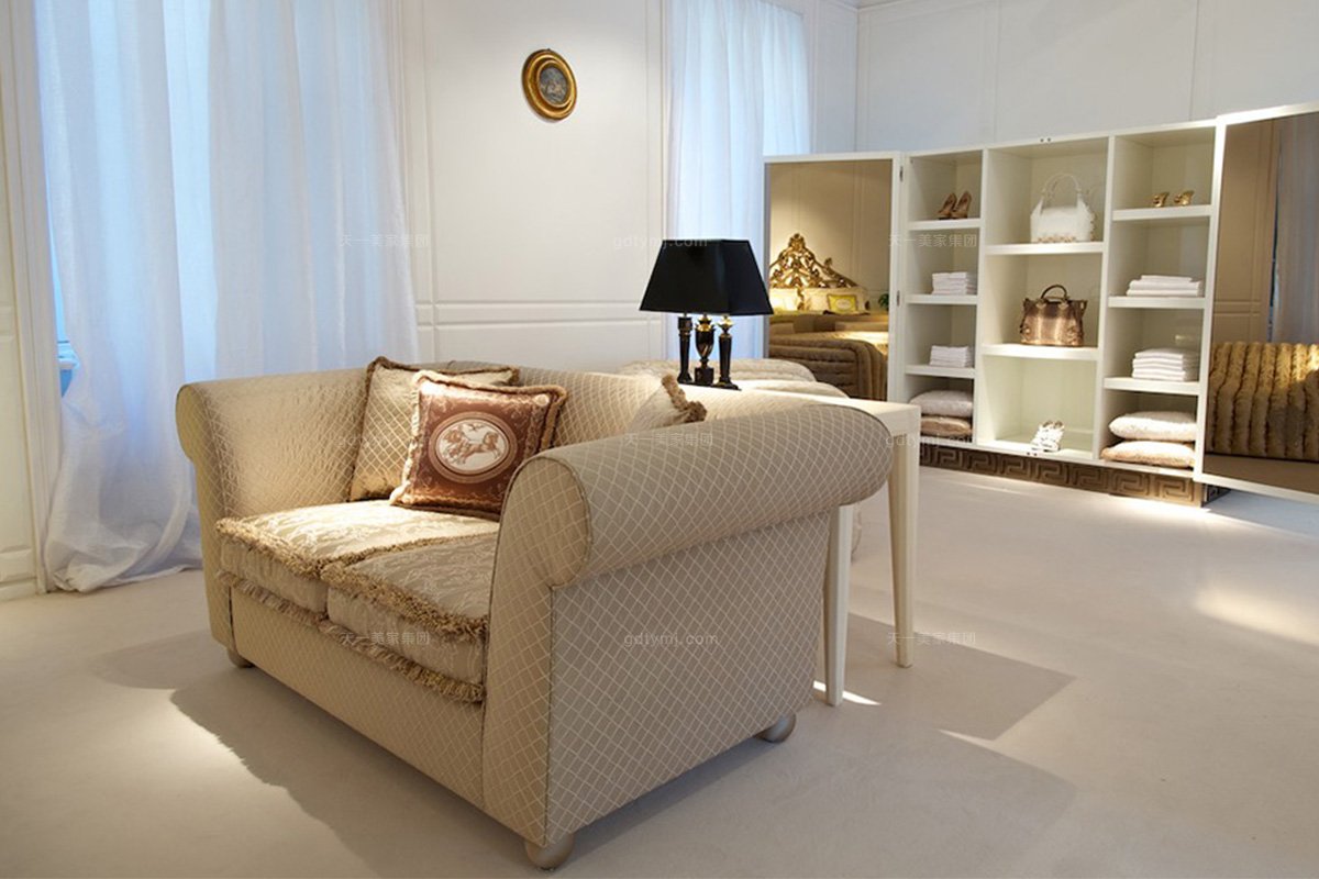 高端别墅欧式镂空雕花双人床+双人沙发组合双人沙发