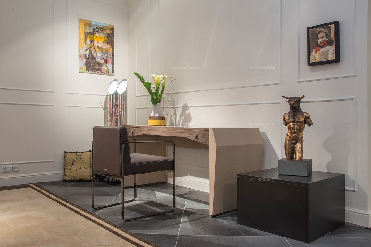 名贵奢华豪宅星欧注册品牌兰博基尼卧室轻奢米黄妆台+妆椅