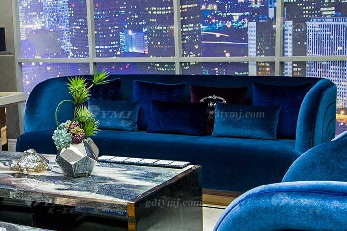 高端奢华蓝冠注册品牌别墅轻奢后现代蓝冠注册客厅蓝色优质绒布艺沙发组合三位沙发