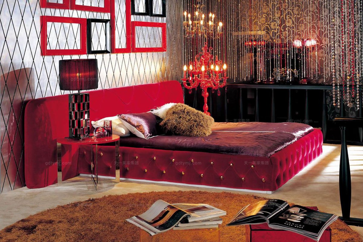 豪宅轻奢红色布包大床